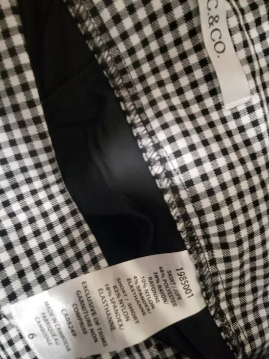 Checkered Skirt/Skort, Size 6 - Picture 5 of 5